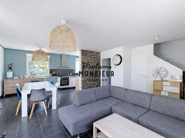 Maison familiale fonctionnelle avec jardin