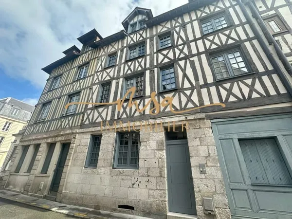 ROUEN = F2 DUPLEX = PLACE DU VIEUX MARCHE