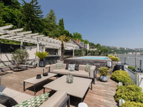 QUAI DE SAONE - MAISON AVEC PISCINE