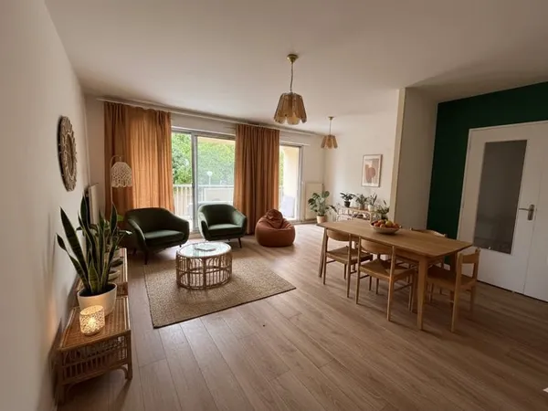 Bordeaux PASTEUR T4 95 m2 terrasse cave pkg