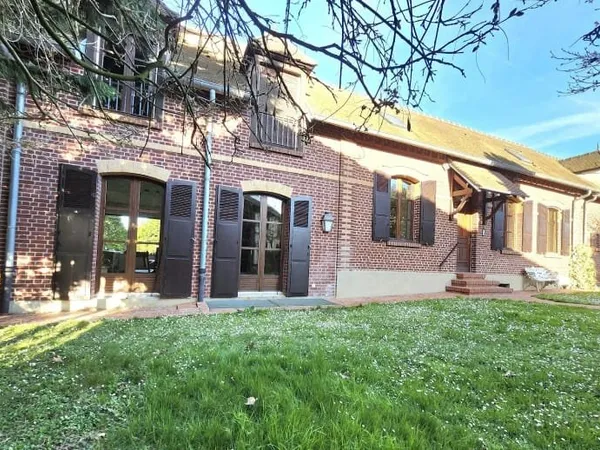 Maison 6 pièces 218 m²
