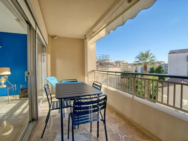 CANNES BANANE - APPARTEMENT RENOVE - 2 CHAMBRES