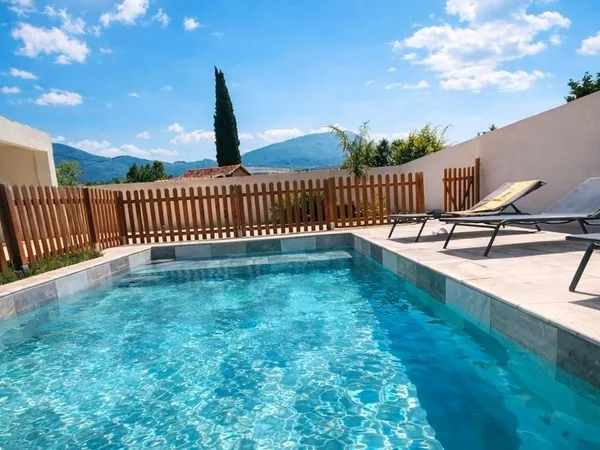 Maison avec piscine + T3 loué 1200/mois