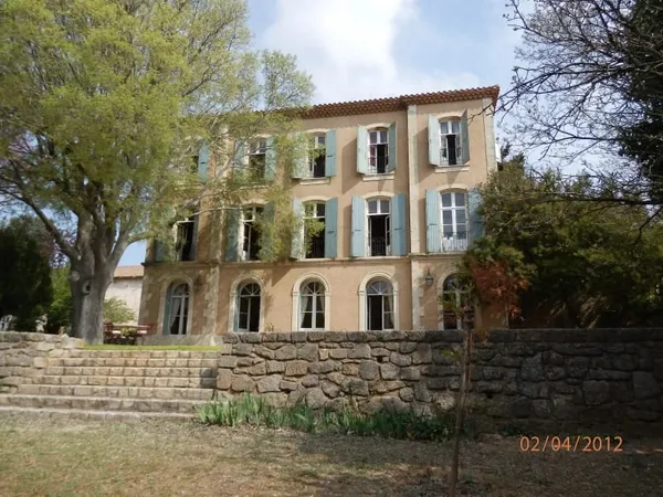 Propriété 16 pièces 200 m²