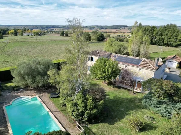 Tout près de Monségur - Charmante maison de campagne familiale avec piscine