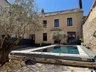 Propriété 6 pièces 200 m²