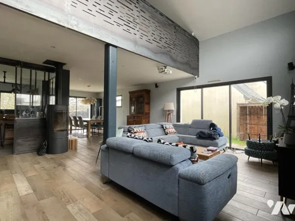 Maison 7 pièces 226 m²