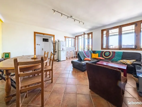 DIJON Facultés dans appartement colocation meublée de 4 chambres avec grand balcon