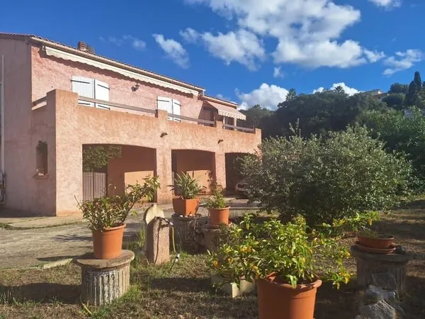 Porticcio proche centre villa vue mer T5 + Studio avec pisci