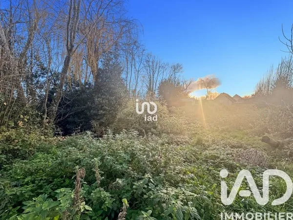Terrain 2389 m²