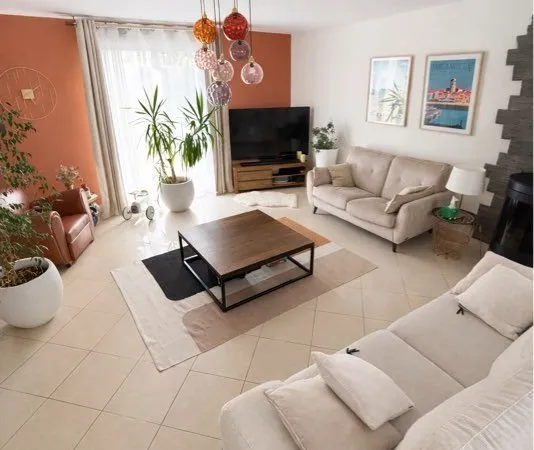 Maison Familiale à Champigny avec piscine et jardin - aucun travaux à prévoir