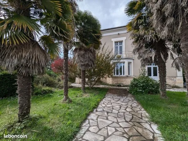 Maison 6 pièces 255 m²