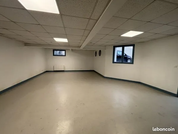 Local commercial 91 m² Orléans