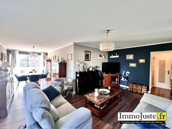 Appartement de Type F5 de 100m² avec 3 Chambres 2 pièces d'eau