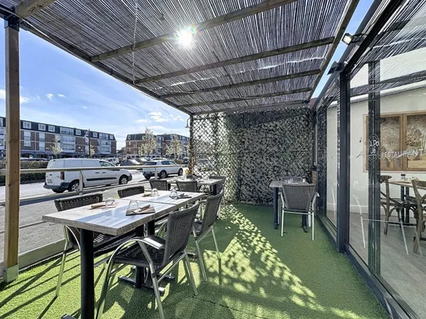 Fonds de commerce Muizon + appartement 5 pièce(s) 325.64 m2