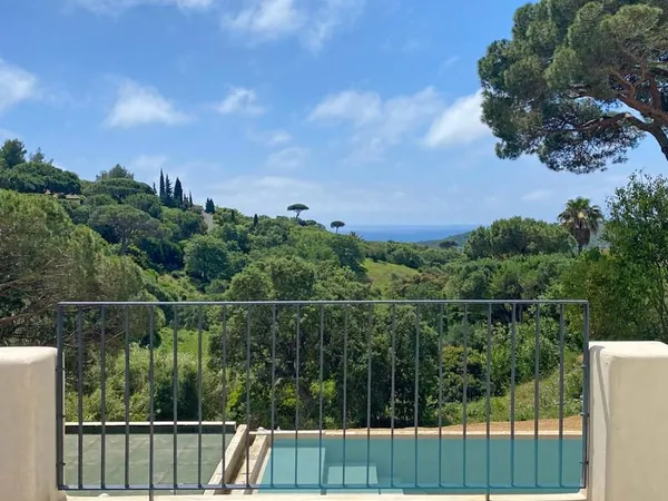 VUE MER ET ÉLÉGANCE CONTEMPORAINE