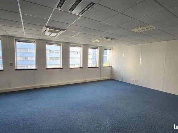 Bureaux 370 m²