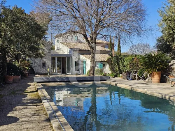 Charmant mas en pierre avec piscine région Mazan