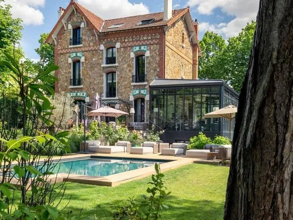 Maison 11 pièces 450 m²