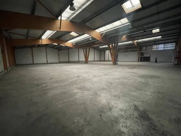 Local d'activité 3000 m²