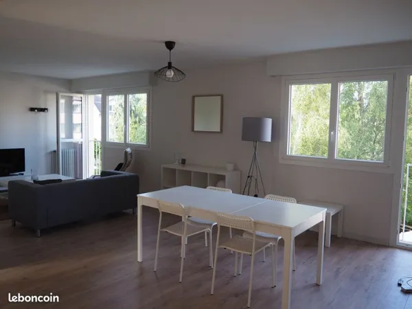 Colocation au pied de la gare SNCF - 95m²