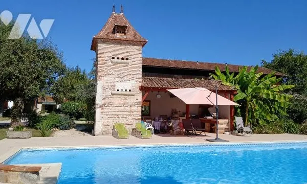 Maison 10 pièces 220 m²