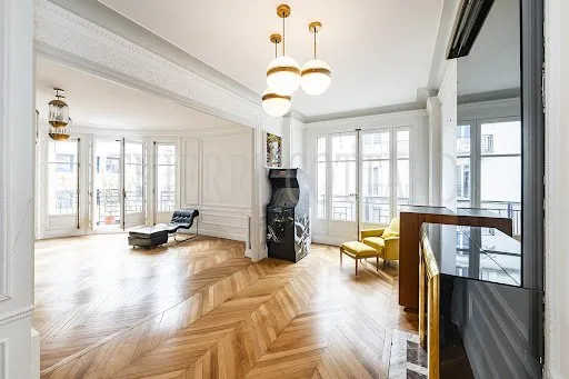 Appartement 6 pièces 180 m²
