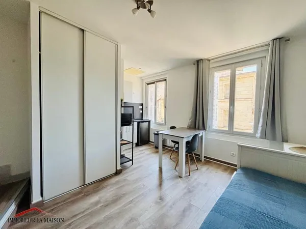 Studio 1 pièce 20 m²