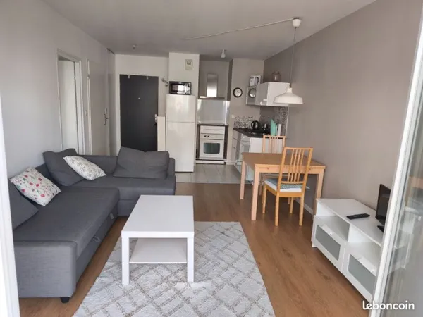 Appartement 2 pièces-42 m2-Terrasse-5ème étage-Centre ville Gare Sud