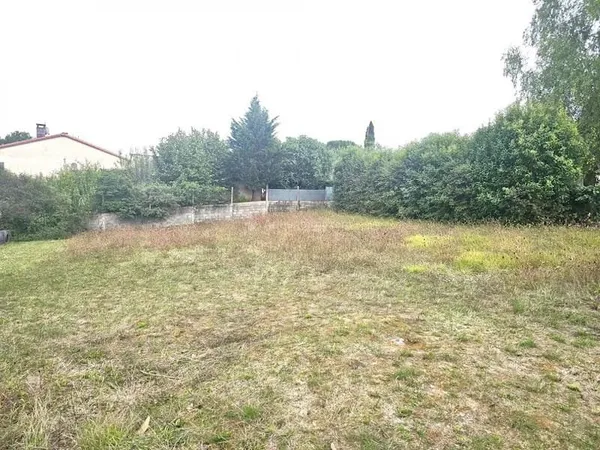 Terrain à bâtir 611 m²