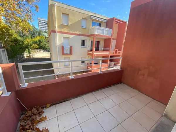 SPECIAL INVESTISSEUR - T3 A VENDRE LOUE A NIMES