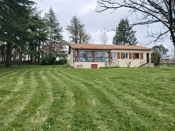 Coup de coeur Maison de plain-pied au calme avec + 4000 m2
