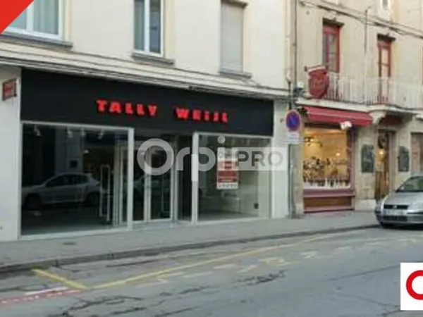 Local commercial 200 m²