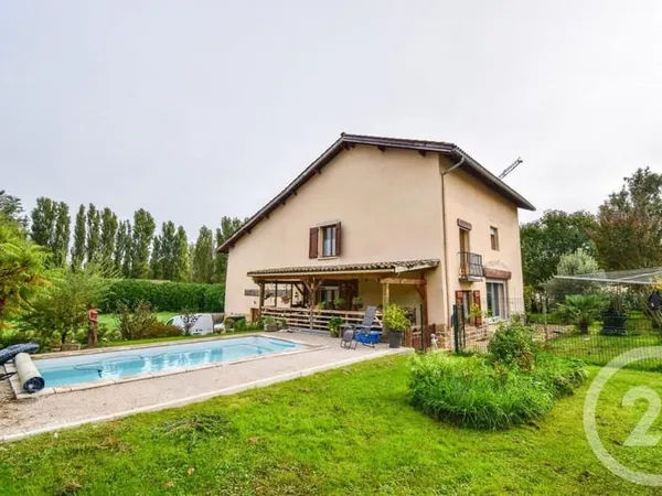 Maison 7 pièces 249 m²