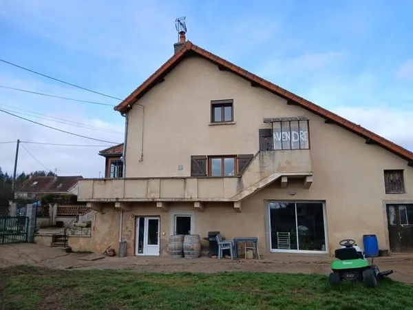SAINT EMILAND MAISON SUR PARCELLE DE 3270 M2