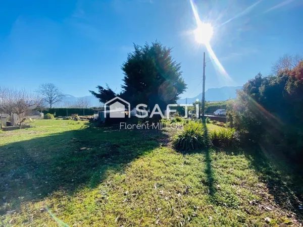 Terrain de 770 m² plat avec vue sur les montagnes