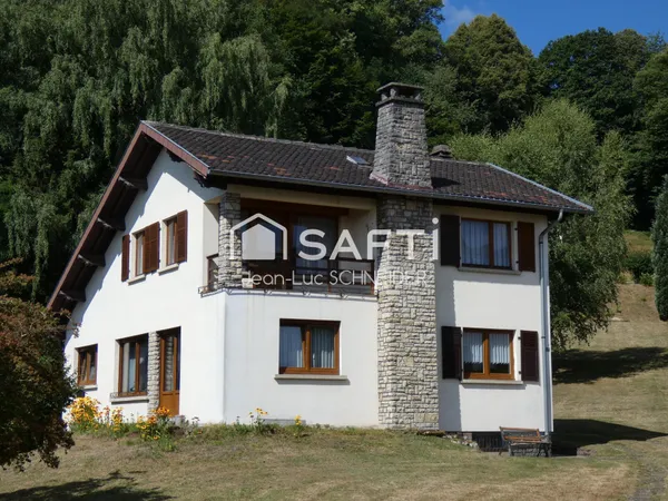 Belle maison individuelle avec un grand terrain