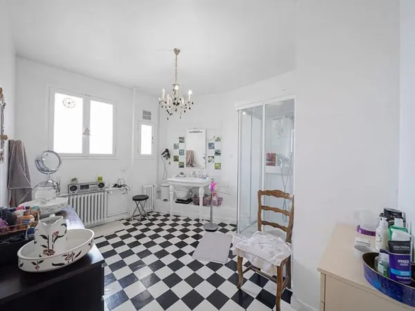 Superbe Appartement Montceau Les Mines 7 pièces 166.58 m2