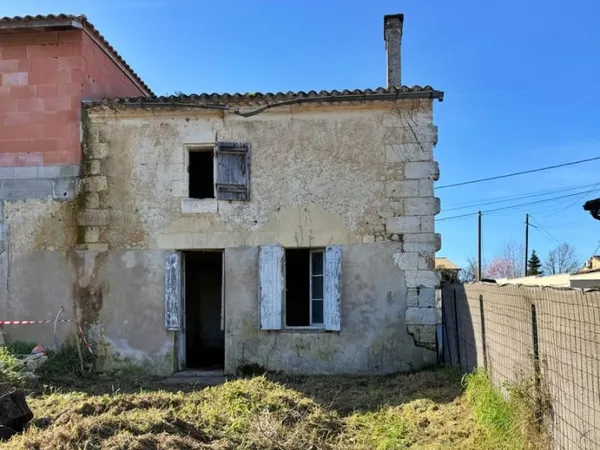 MAISON EN PIERRE À RÉNOVER ENTIÈREMENT - JARDIN - PUITS