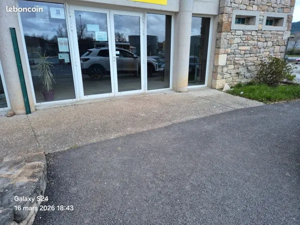 Bureau - local commercial - 90m2
