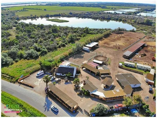En exclusivité à vendre : RANCH - Le Grau du Roi - Terrain et infrastructure