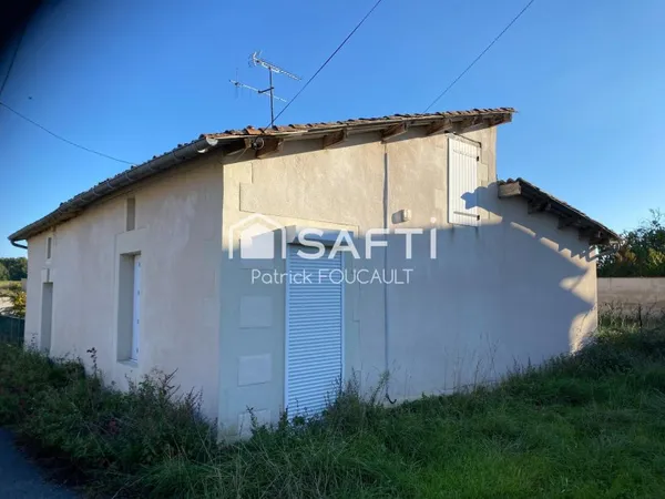 Maison ancienne + dépendances à rénover