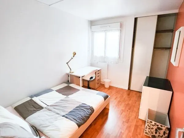 Chambre meulée dans une colocation