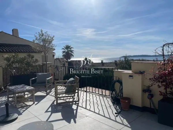 Magnifique Duplex avec vue mer à pied du centre ville