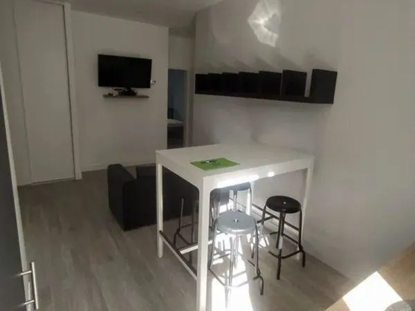 Beau 3P meublé 48m2 Cours Fauriel