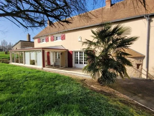 Longère 3chambres, dépendances, 2Hectares, une marre, petit bois