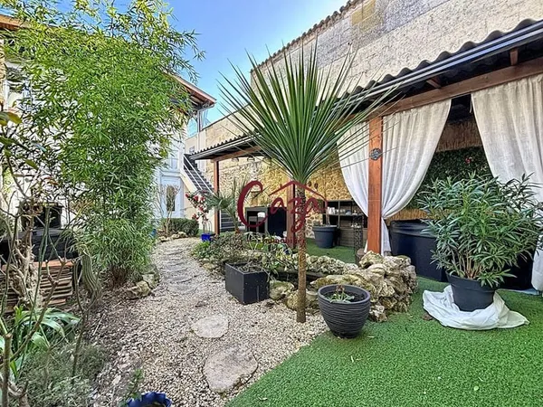 Immeuble Langoiran de 168 m2