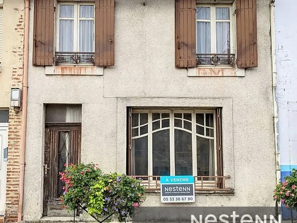 A VENDRE - Maison à Penne-d'Agenais, 3 chambres, cour et jardin privatif