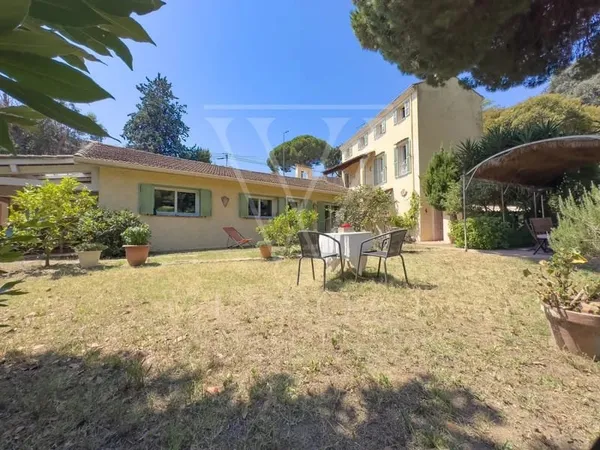 Propriété de deux maisons - Croix des gardes