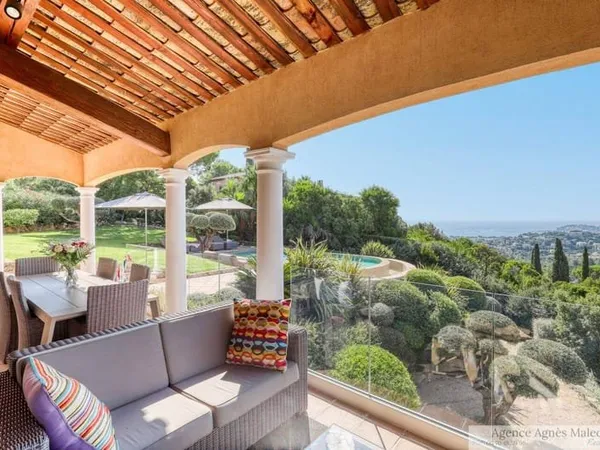 Villa 5 pièces 180 m²